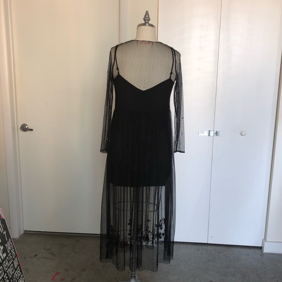 Black Lace Floral Maxi Dress - Picture 4 of 8